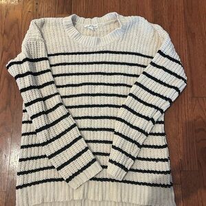 Derek Heart Off-White Textured Sweater